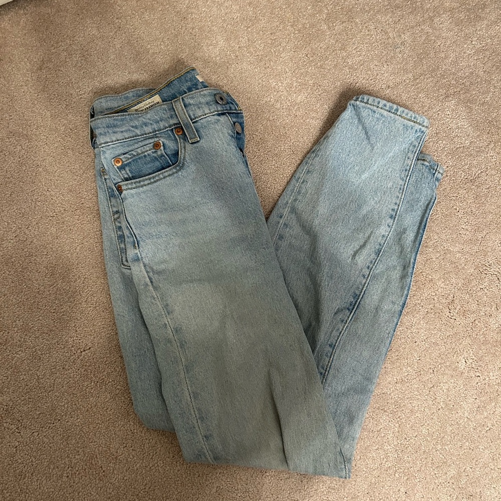 Straight Leg Levi Jeans Size 25